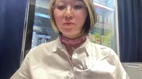 Yuko-chan online show from February 23, 1:45 pm