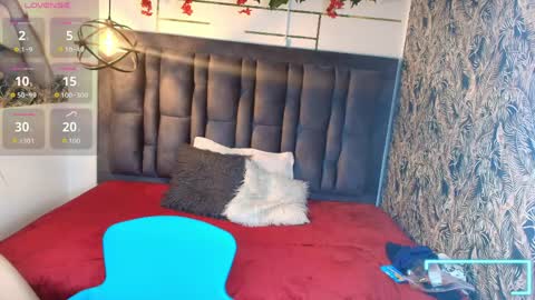 BONIE WILLS online show from April 1, 12:17 pm