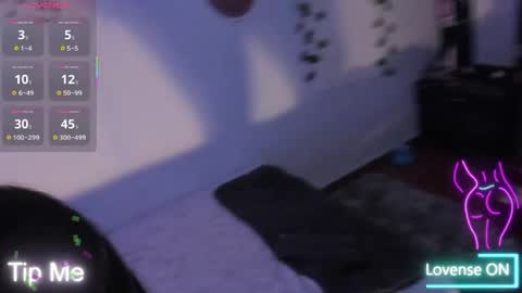 Bonie Smith online show from April 7, 1:51 am