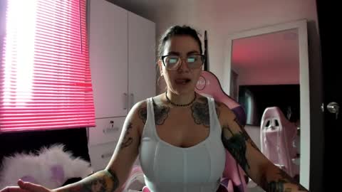 bonnie online show from April 7, 7:05 pm