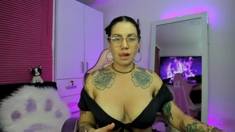 bonnie online show from April 13, 4:47 am