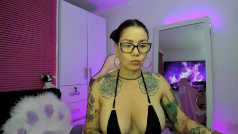 bonnie online show from April 17, 4:25 am