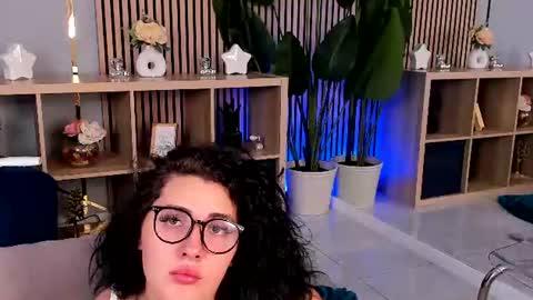 Mia online show from July 9, 4:48 am