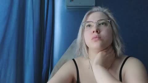 Belle  online show from March 14, 4:13 am