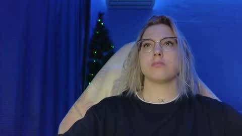 Belle  online show from December 14, 12:33 pm