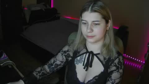 brandy_wow online show from March 31, 8:09 pm