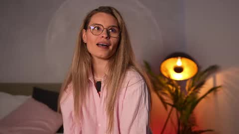 Alex online show from April 21, 7:04 am