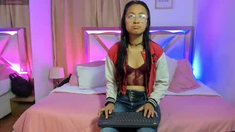Snapshot of bravepetunia chatting on October 18, 12:30 pm bravepetunia online show from October 18, 12:30 pm