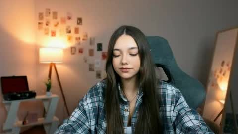 Rachel online show from March 19, 8:02 pm