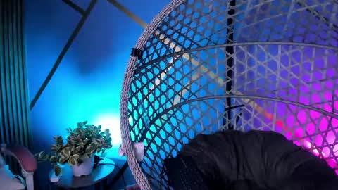 Brenda moris online show from April 16, 9:39 pm