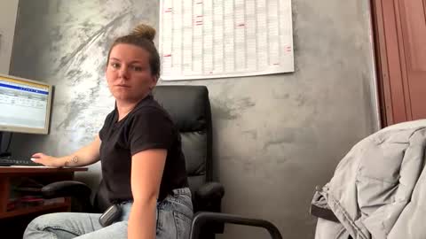 Brenda online show from May 14, 11:16 am