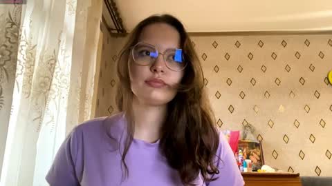 Mia   online show from December 19, 7:00 am