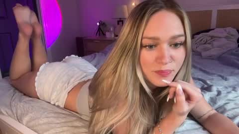 Briana online show from April 13, 1:07 am