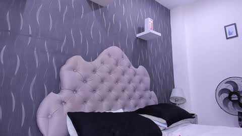     online show from December 8, 1:03 pm