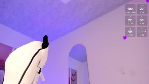   online show from March 31, 11:43 am