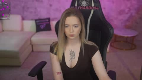 Diamonds Girls online show from April 4, 7:07 am