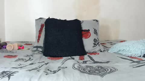 britanylee 01 online show from April 13, 4:14 am