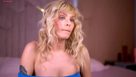 britneyhudson online show from December 20, 6:06 am