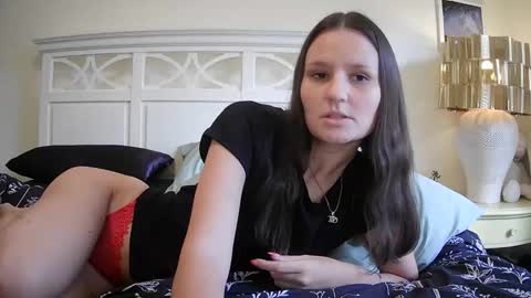 Snapshot of brittbratt24 chatting on September 28, 7:30 pm Britt    online show from September 28, 7:30 pm