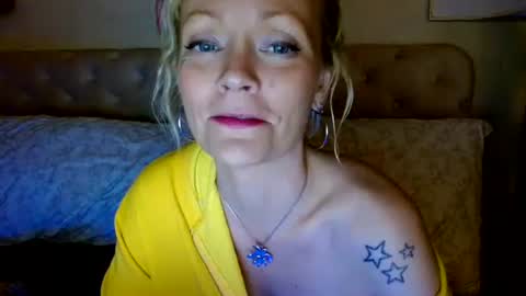 brittneychats81 online show from April 12, 9:23 am