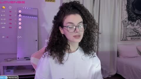 Snapshot of brookchills chatting on December 19, 8:13 pm Brook Help me collect 100 reactions online show from December 19, 8:13 pm