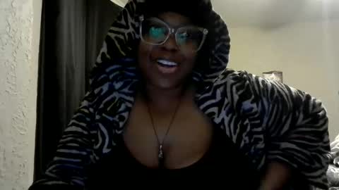 browneyes_29 online show from November 11, 7:26 am