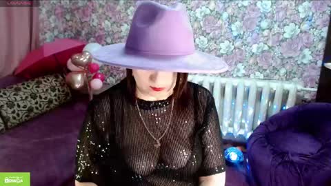 Julia online show from April 13, 7:58 pm