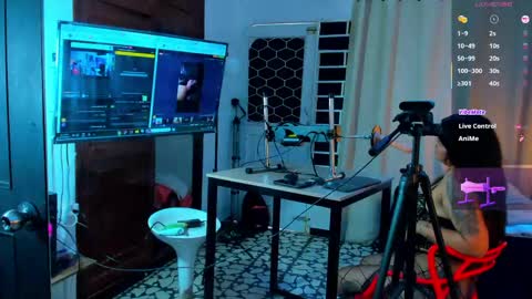 ZOE online show from April 12, 2:09 pm