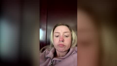 buggggy5 online show from April 15, 6:30 pm