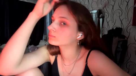 Bella online show from May 25, 2:38 pm