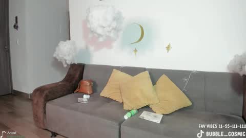 Im Val Welcome to my room My instagram Bubble cosmic online show from December 19, 10:02 pm