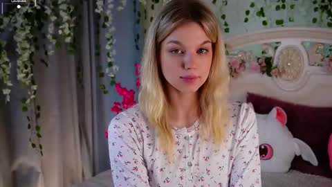 Jessica online show from October 22, 2:33 pm