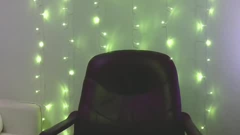 busteebetty online show from February 17, 5:29 am