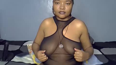 busty kenzi online show from June 1, 3:19 am