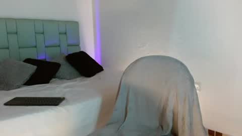 Cailyn Independent model online show from July 14, 2:05 am