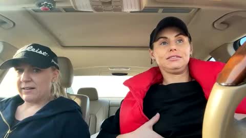 The Cali Cambri online show from February 1, 9:40 pm