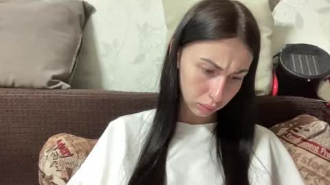 Anna online show from April 14, 8:09 pm