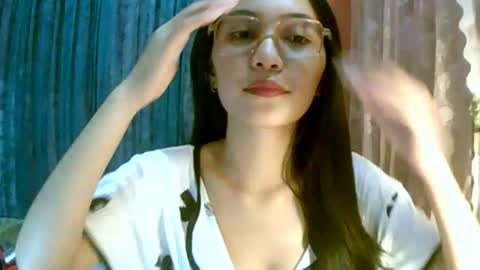 Freya online show from September 17, 9:40 am