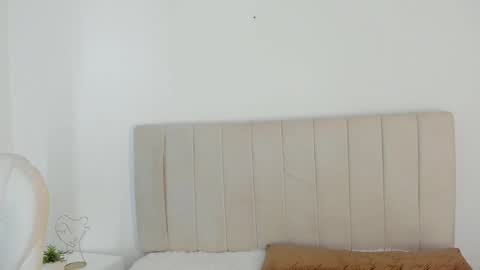 Cami online show from January 3, 7:50 pm