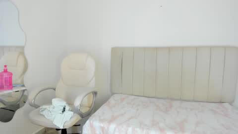 Cami online show from February 1, 7:02 pm