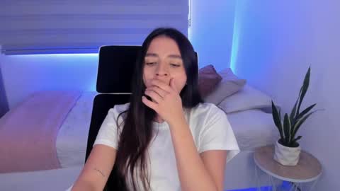  C A M I  online show from March 30, 8:41 pm