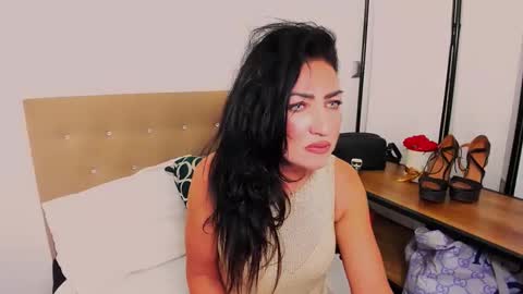 CamileEyes online show from December 9, 8:22 am