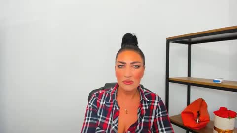 CamileEyes online show from December 7, 8:22 am