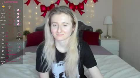 camilladreamer online show from March 24, 8:03 pm