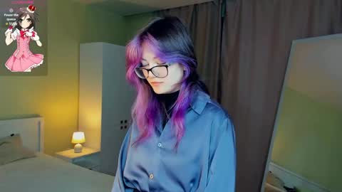 Emily online show from April 13, 5:03 pm