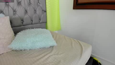 Snapshot of candi_afrodita chatting on September 27, 9:11 pm candi afrodita online show from September 27, 9:11 pm