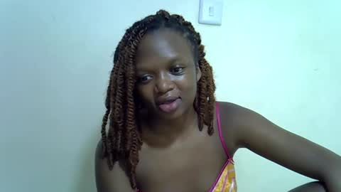 candiemaya online show from April 17, 7:32 am