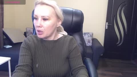 candy_hellenx online show from April 1, 7:20 am