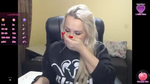 candy_hellenx online show from January 13, 3:27 pm