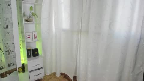 Snapshot of candy_hes chatting on January 23, 10:22 pm Nickol online show from January 23, 10:22 pm